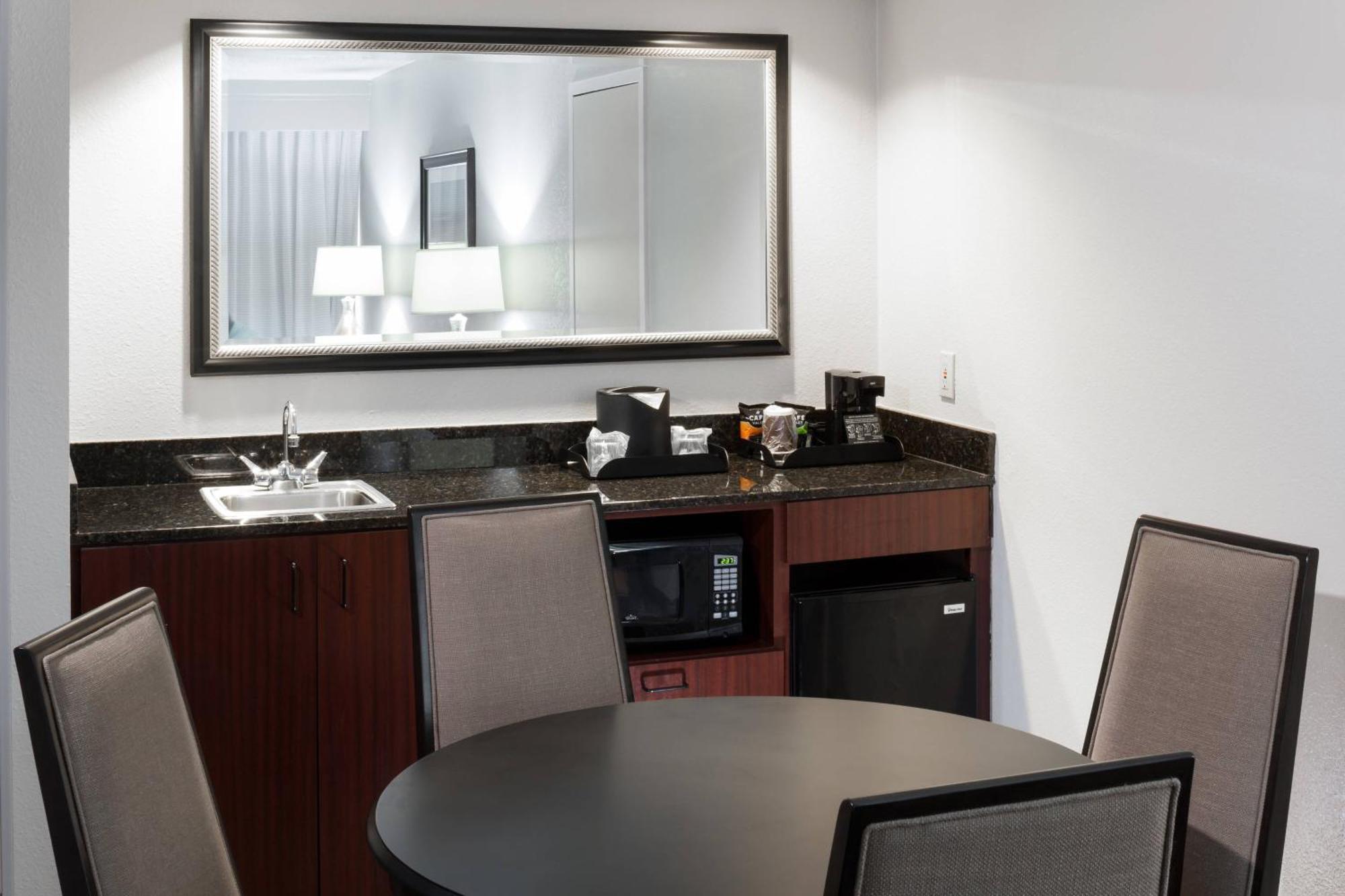 Отель Courtyard By Marriott Уэйко Экстерьер фото