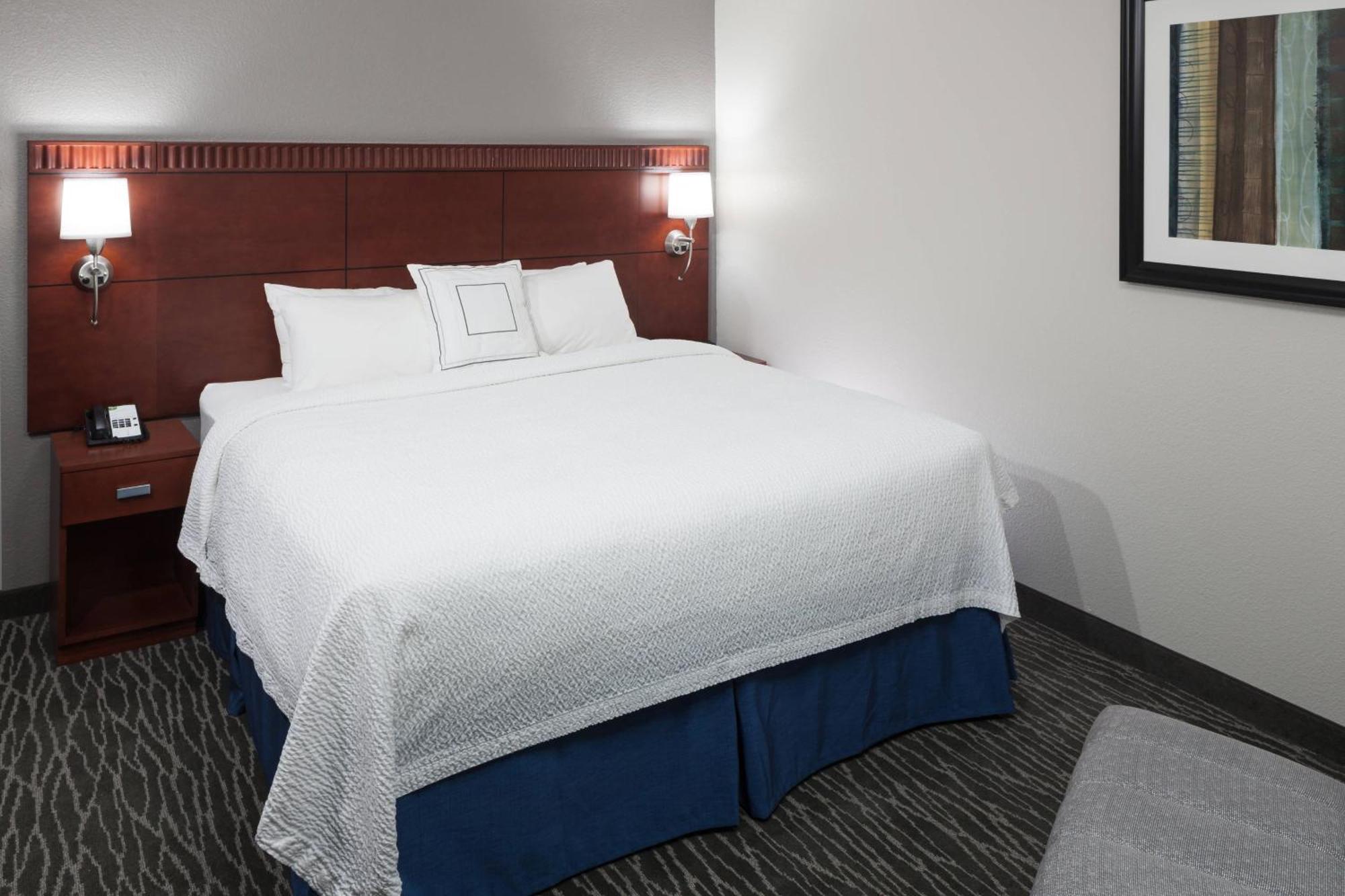 Отель Courtyard By Marriott Уэйко Экстерьер фото
