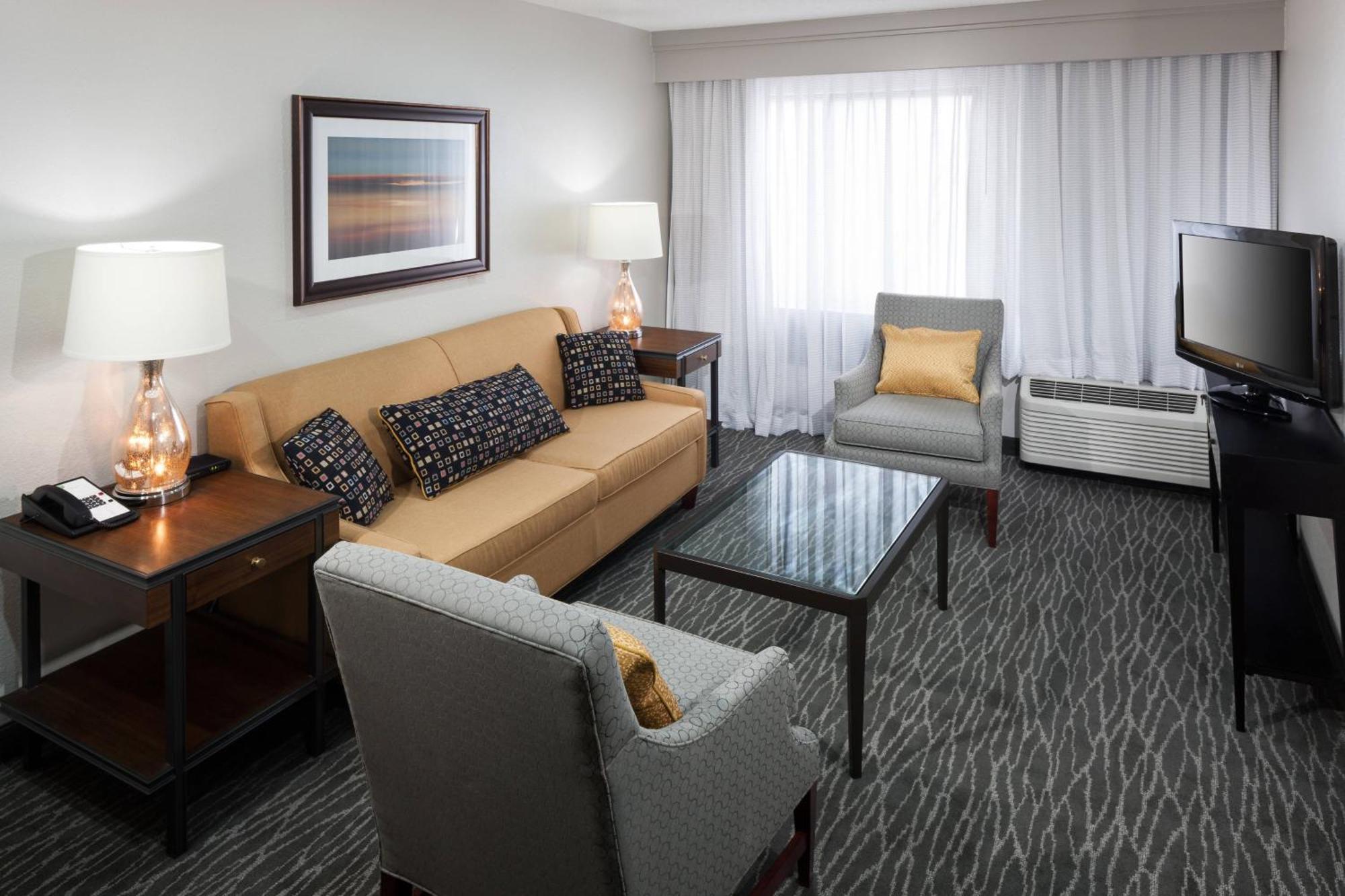 Отель Courtyard By Marriott Уэйко Экстерьер фото
