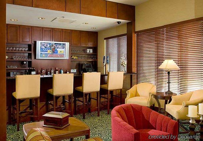 Отель Courtyard By Marriott Уэйко Интерьер фото